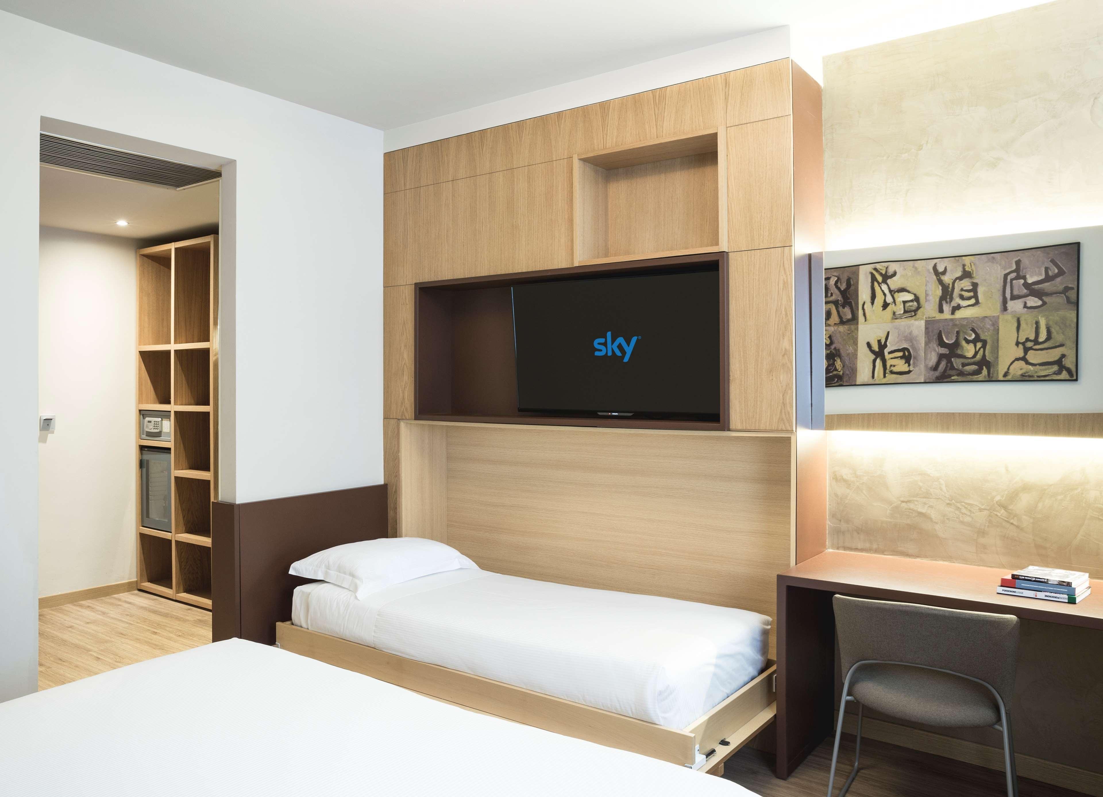 Western Park Hotel 4*